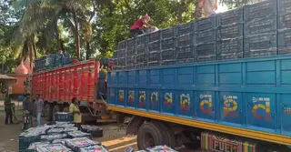তিন বছর পর হিলি স্থলবন্দর দিয়ে ভারত থেকে টমেটো আমদানি